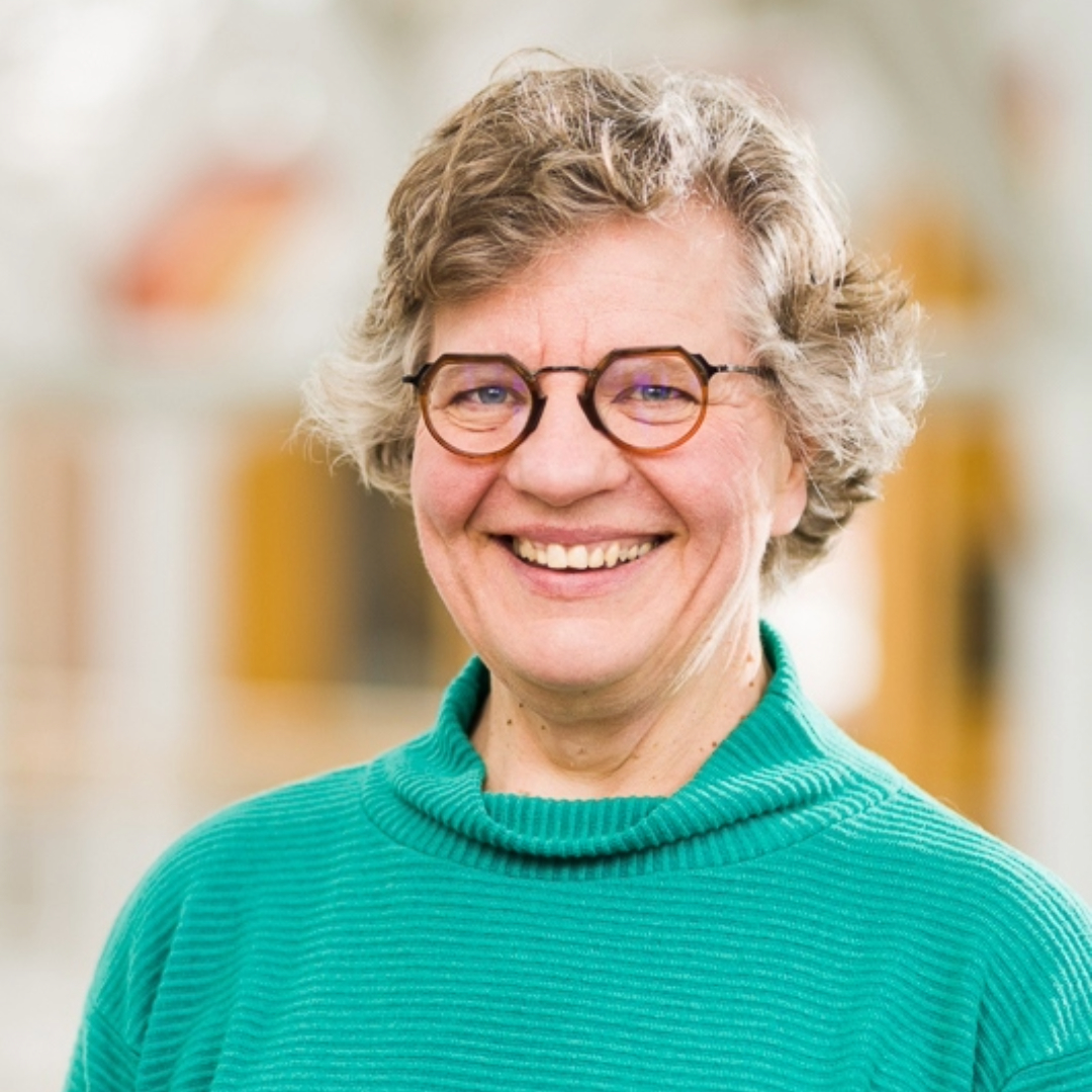 Julia Pomerenk Headshot