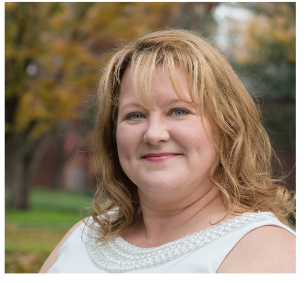 Lisa Erck Headshot